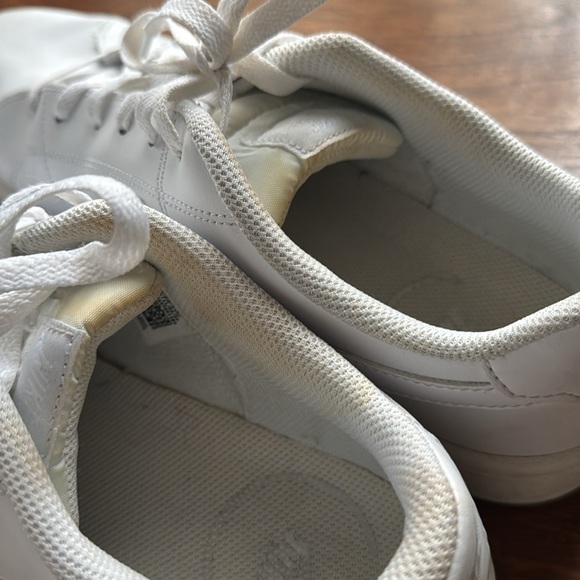 Nike - Picture 2 of 5